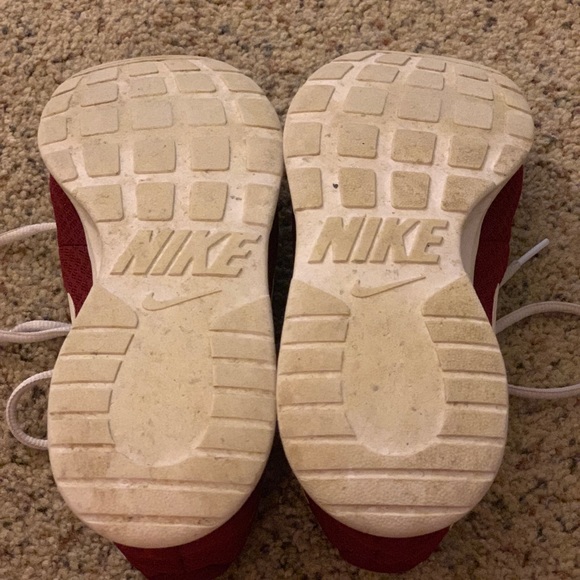 Maroon Nike Tennis Shoes - Picture 3 of 5